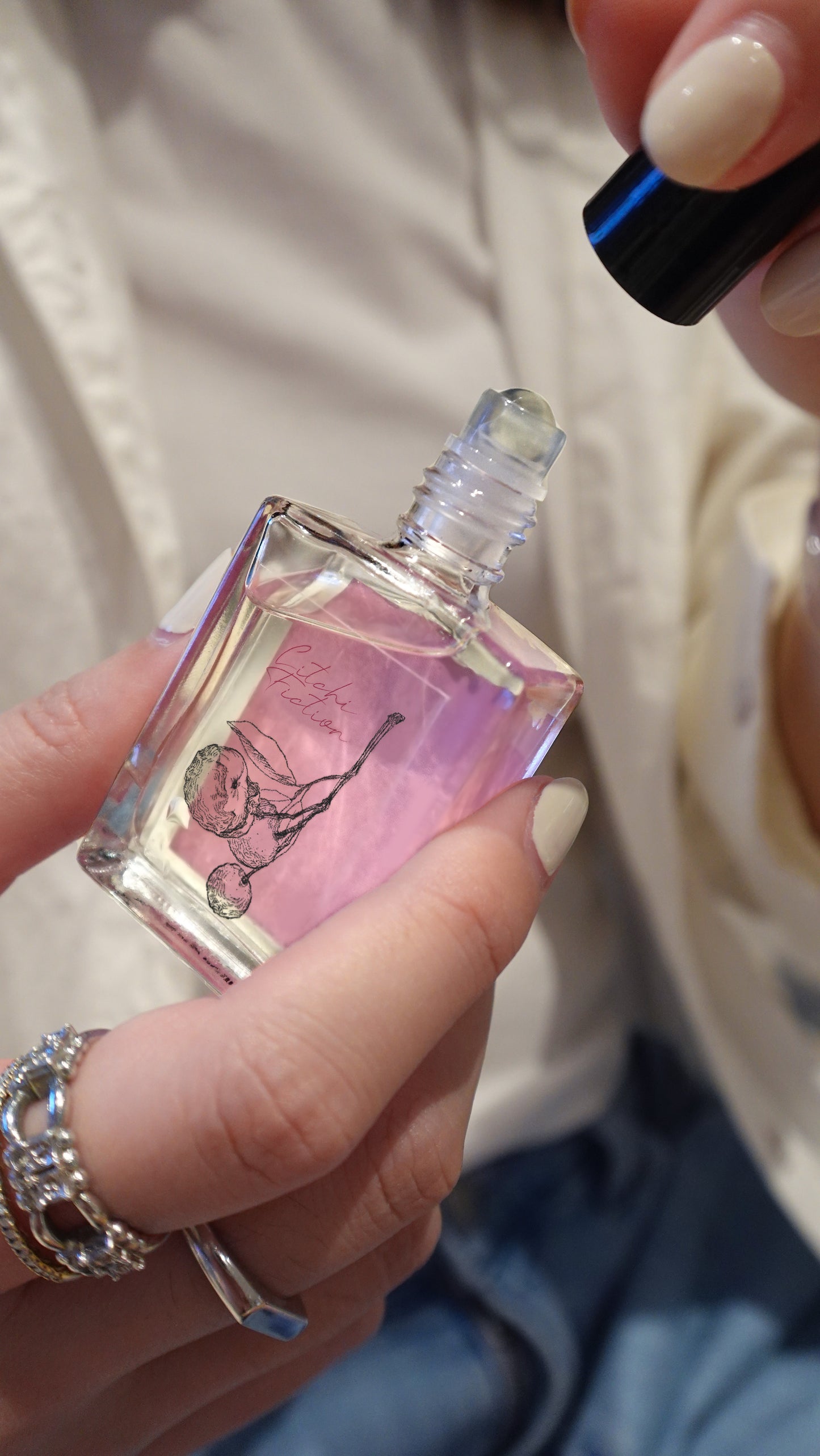 "futchi ROLL-ON PERFUME 《LITCHI FICTION》"