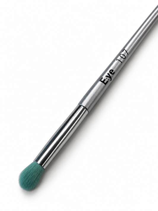 E:YE Tapered Blending Shadow Brush 107