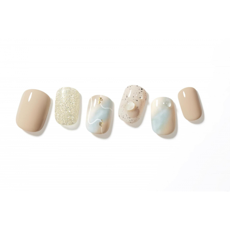 DASHING DIVA Magic Press Regular Round Mani Pristine Dew MDR3F009RR