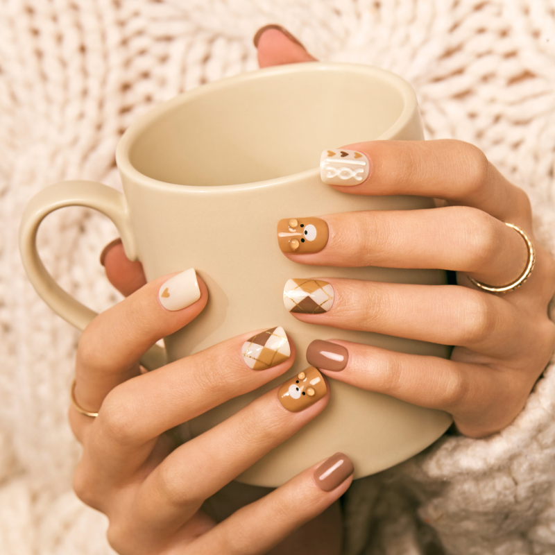 DASHING DIVA Magic Press Short Square Mani Knit Bear MDR3F056SS