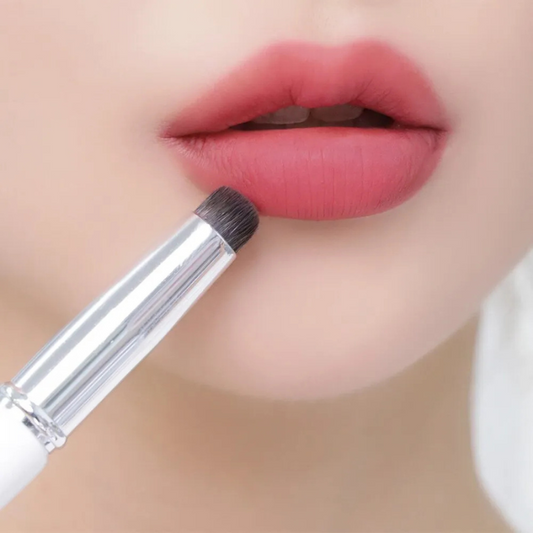 Fillimilli PORTABLE OVER LIP BRUSH 932