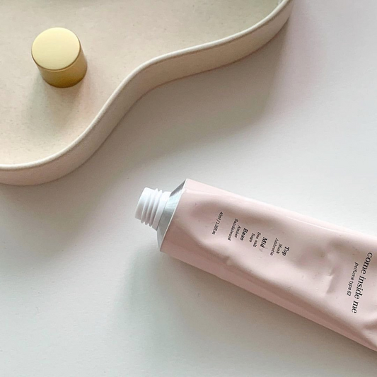 Come Inside Me Solid Perfume Type 62