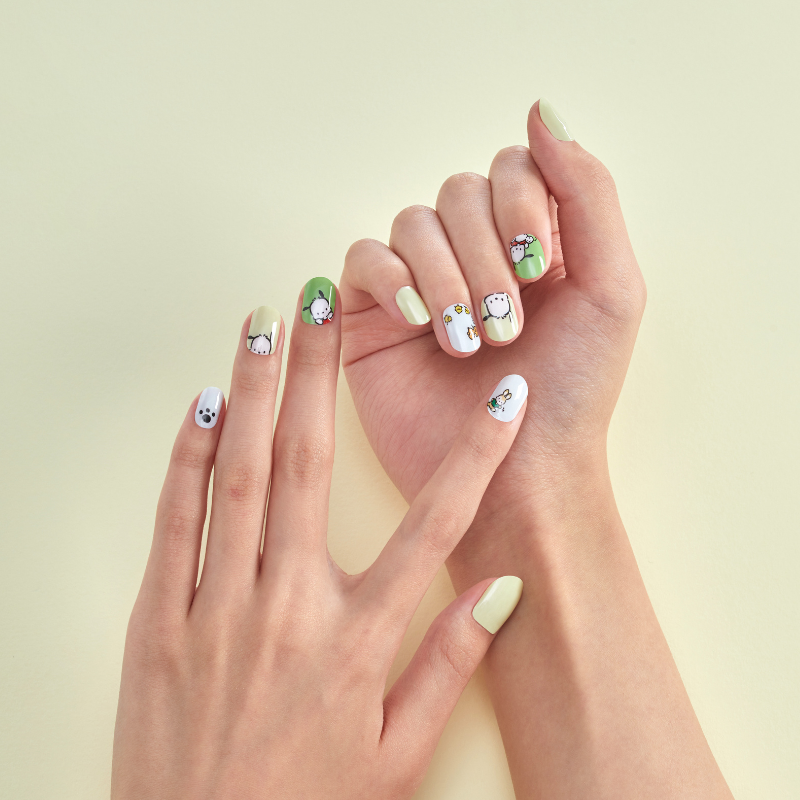 DASHING DIVA Glow Gel Strip Mani Catch me WMA026S (Sanrio Collection)