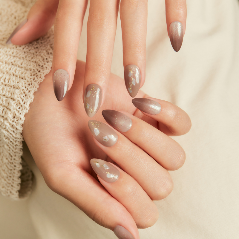 DASHING DIVA Magic Press Stiletto Mani Cream Grey MDR3F026ST
