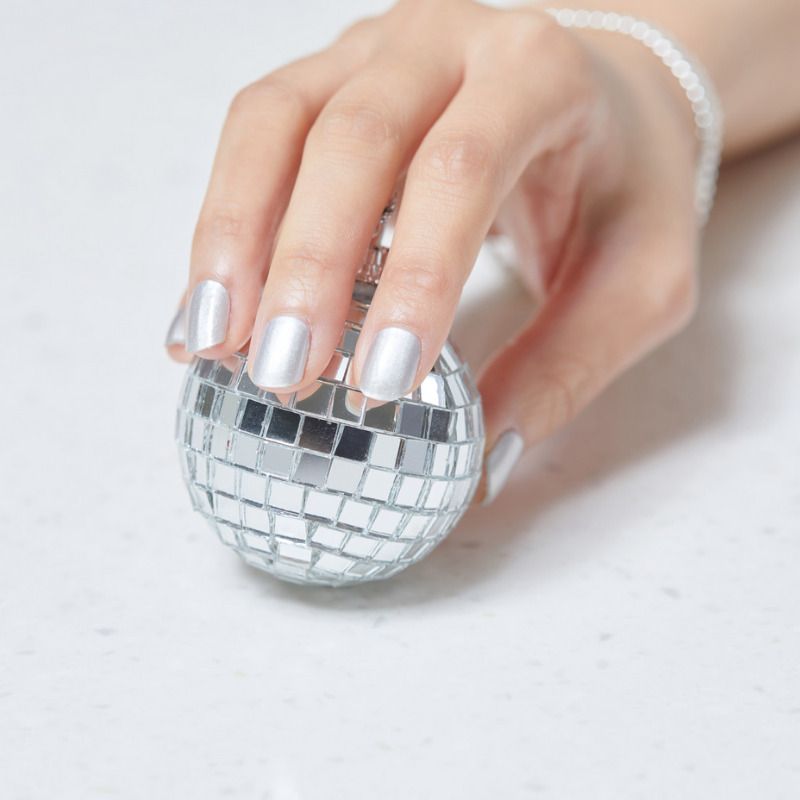 DASHING DIVA Glaze Mani Silver Mirror ZMC096