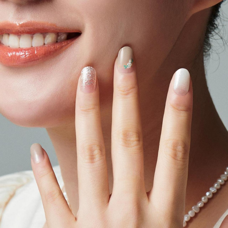 DASHING DIVA Gloss Gel Strip Mani Flower Crown GVP194