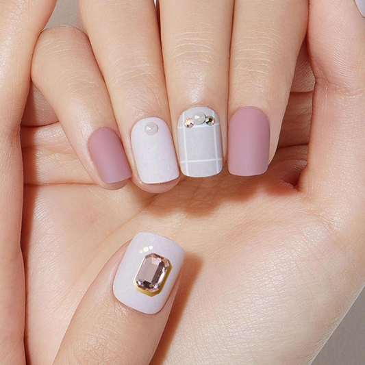 DASHING DIVA Magic Press Big Stone Autumn Closet Mani Pristine MDR784PR