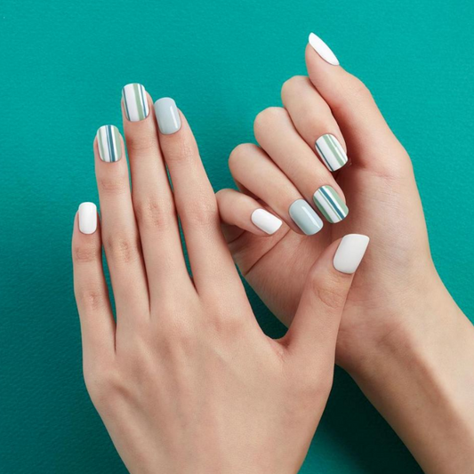 DASHING DIVA Magic Press Mani Blue Stripe MGL152RR