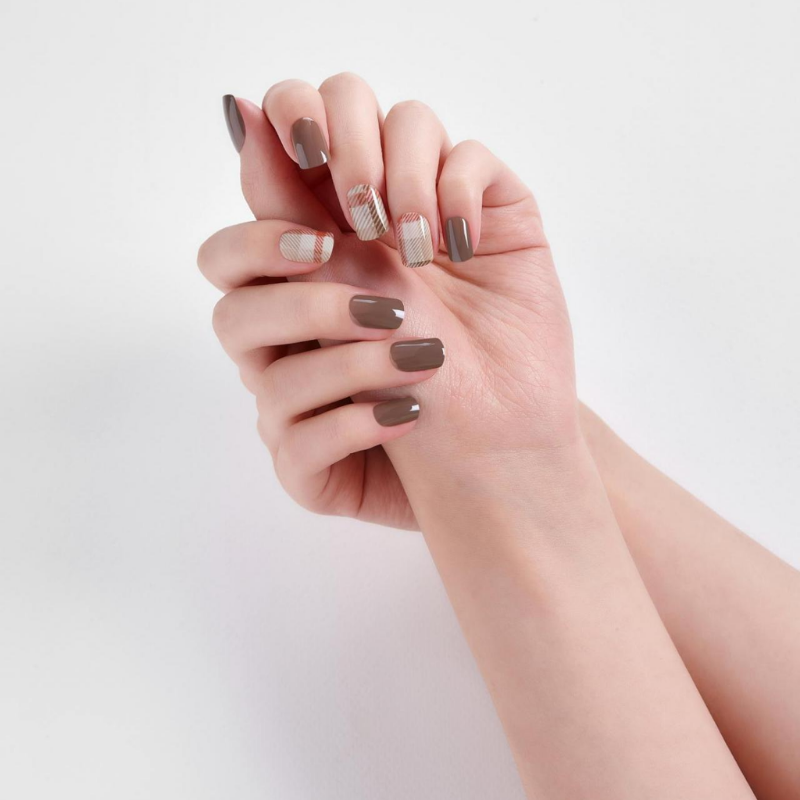 DASHING DIVA Magic Press Mani Cocoa Check MGL066