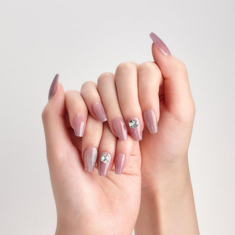 DASHING DIVA Magic Press Premium Coffin Mani Shine Plum MDR1074PC