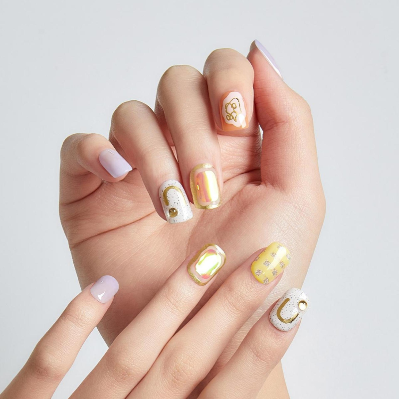 DASHING DIVA Magic Press Premium Mani Regular Square Your Celebrity MDR1159PR