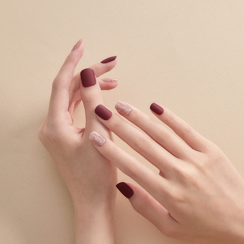 DASHING DIVA Magic Press Regular Round Mani Dazzling Burgundy MDR2F054RR
