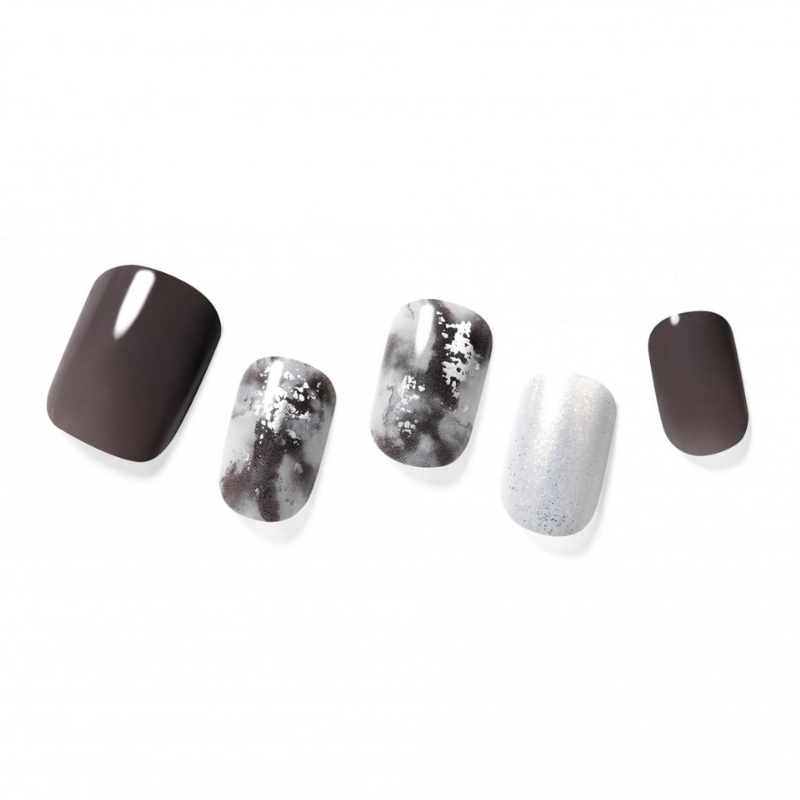 DASHING DIVA Magic Press Regular Round Mani Pitch Dark MGL2W035RR