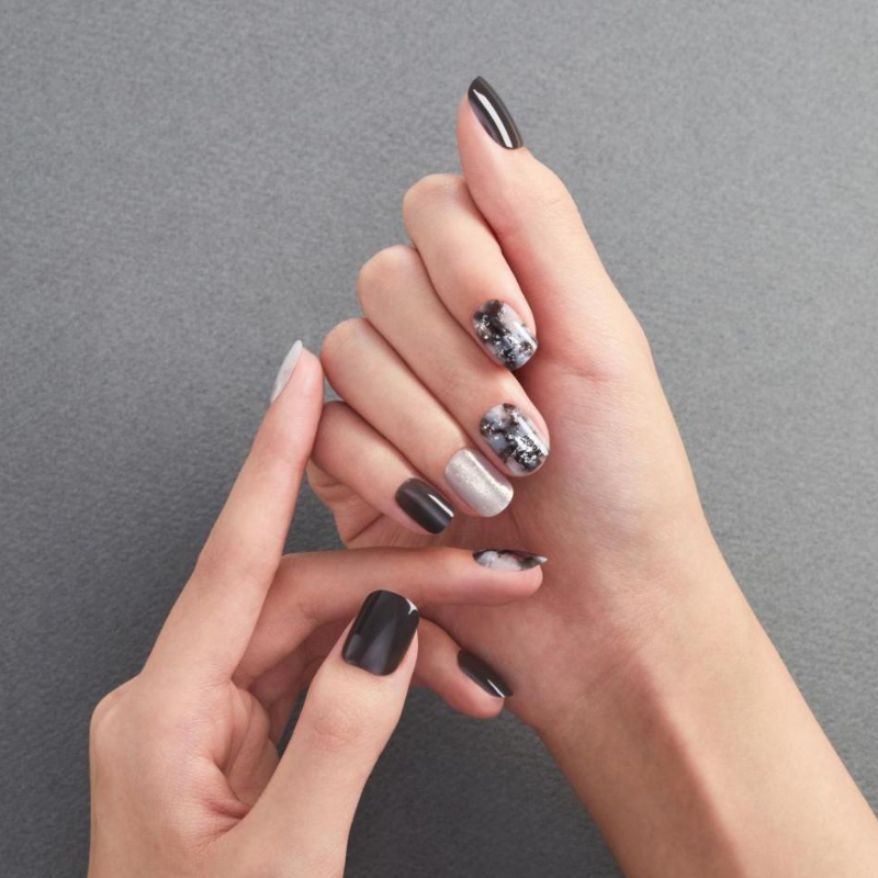 DASHING DIVA Magic Press Regular Round Mani Pitch Dark MGL2W035RR