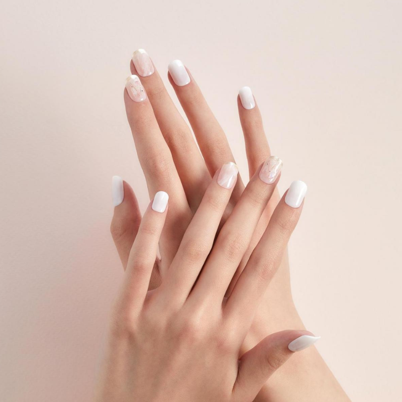 DASHING DIVA Magic Press Regular Round Mani White Mood MGL125RR