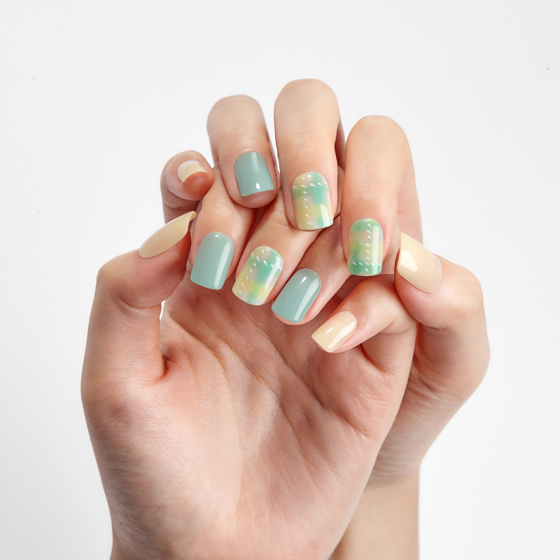 DASHING DIVA Magic Press Regular Square Mani Mint City MGL044