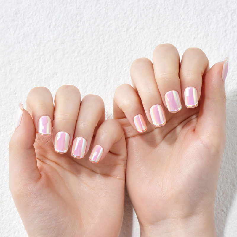 DASHING DIVA Magic Press Regular Square Mani Pearly Ice French MWK170
