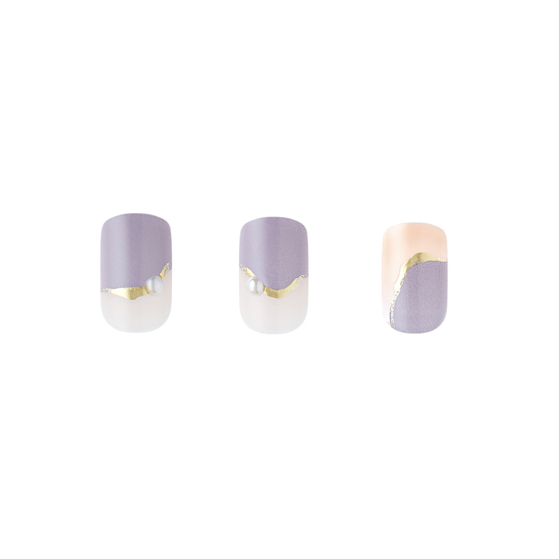 DASHING DIVA Magic Press Regular Square Mani Violet Petal MGL051