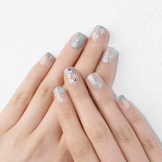 DASHING DIVA Magic Press Glitter Bomb Short Mani Twinkle Snow MDR847SS
