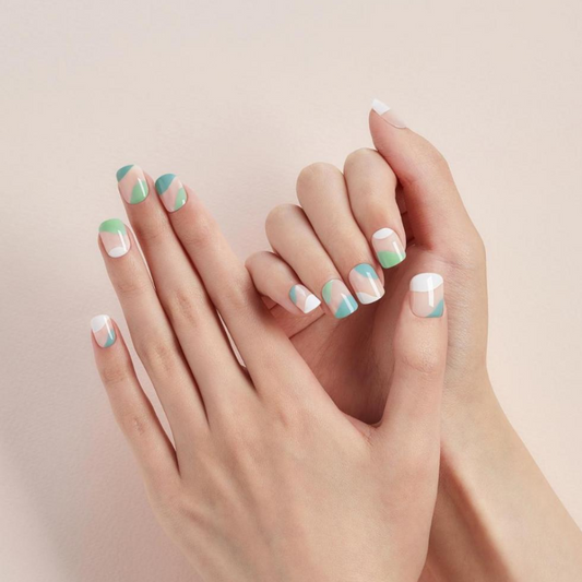 DASHING DIVA Magic Press Short Square Mani Blue Wave MGL142SS