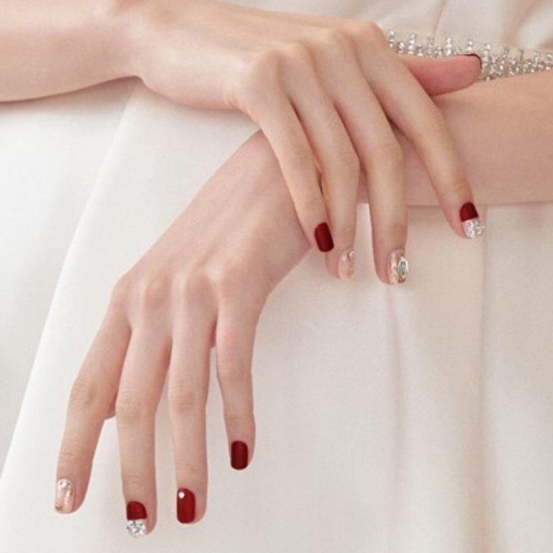 DASHING DIVA Magic Press Wedding Platinum Swarovski Mani Royal Red MPL004