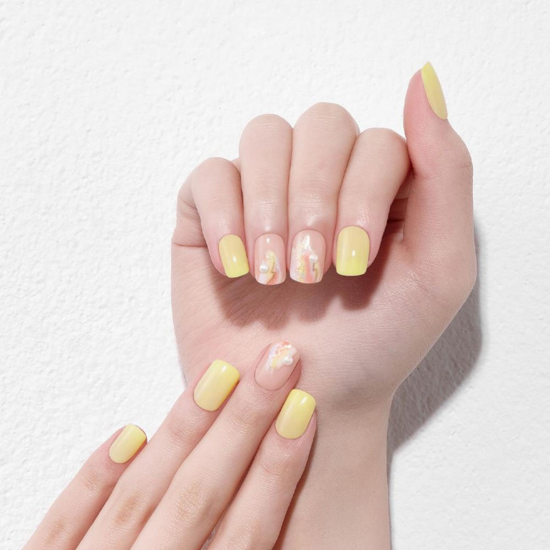 DASHING DIVA Magic Press Yellow Spring Mani Rainbow Touch MWK101