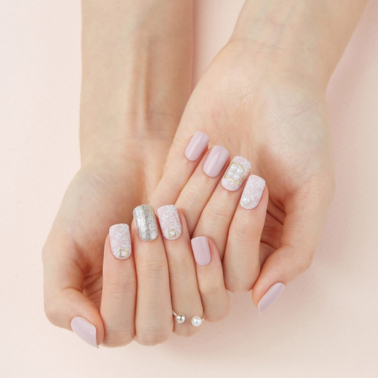 DASHING DIVA Magic Press Premium Series Mani Flower Stitch MDR328PR