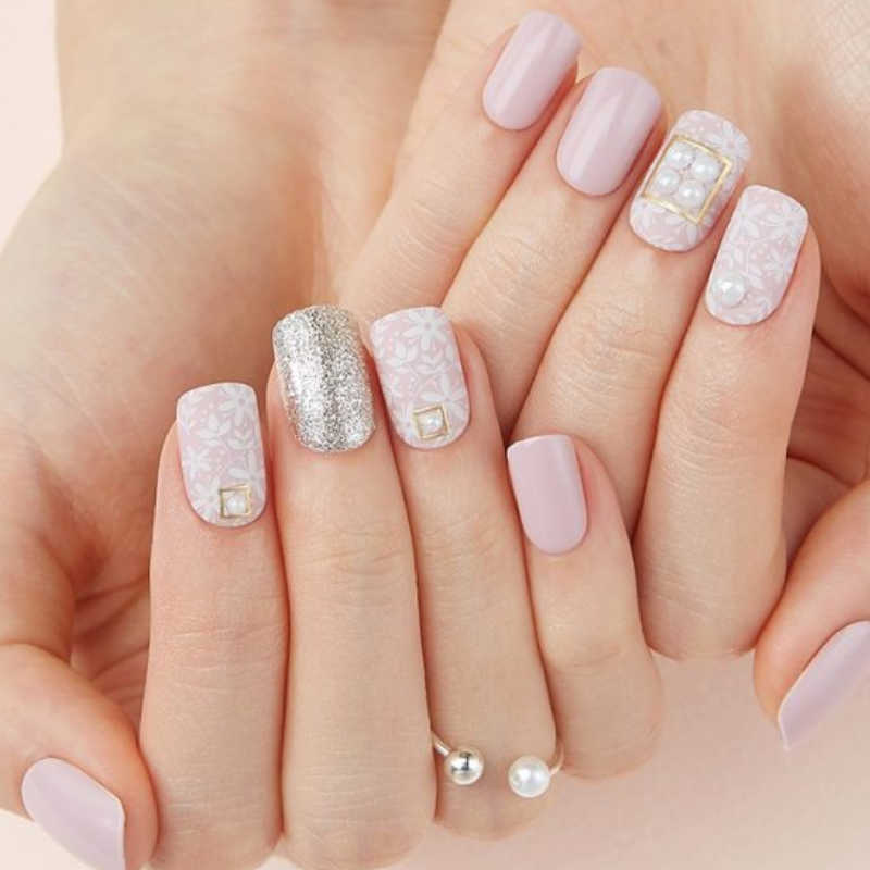 DASHING DIVA Magic Press Premium Series Mani Flower Stitch MDR328PR