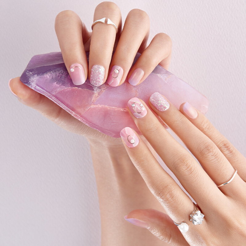 DASHING DIVA Magic Press Mani Love Maze MDR602 (SOFT SHINE)
