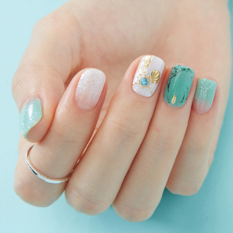 DASHING DIVA Magic Gel Strip Mani Blue Holes GVP40