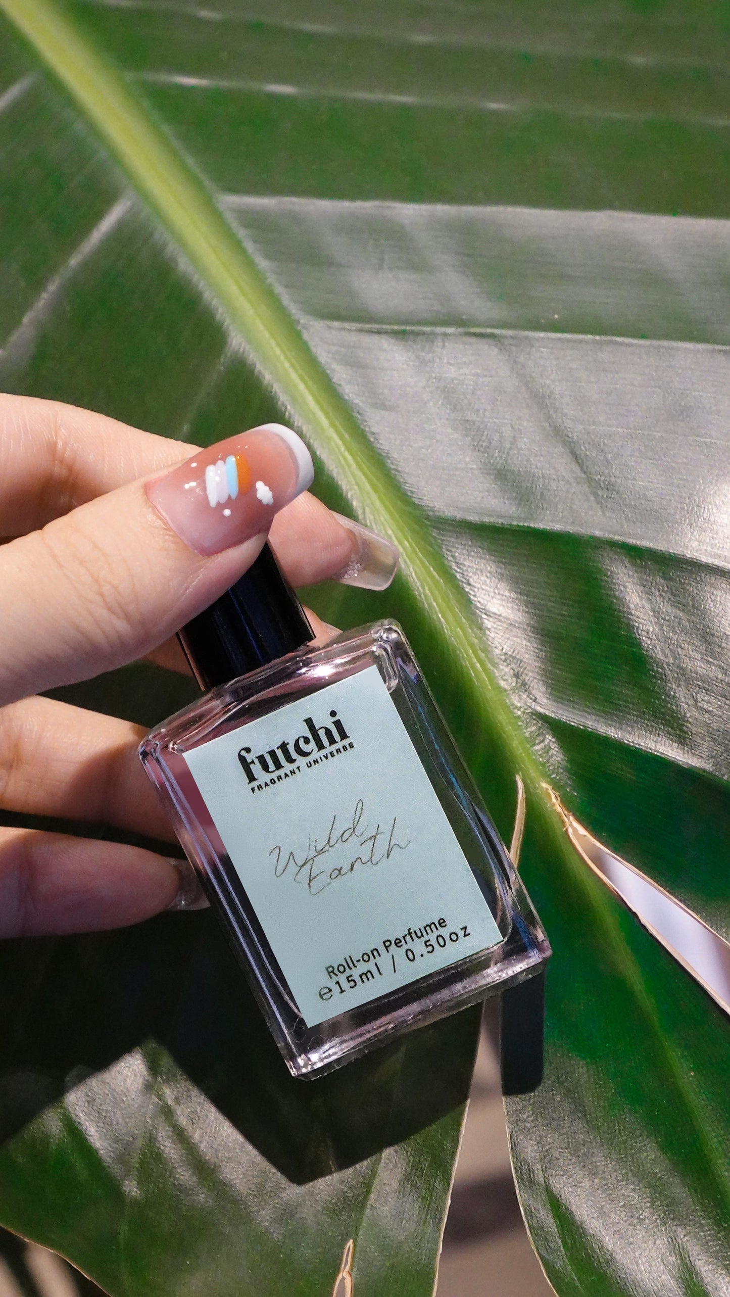 "futchi ROLL-ON PERFUME 《WILD EARTH》"