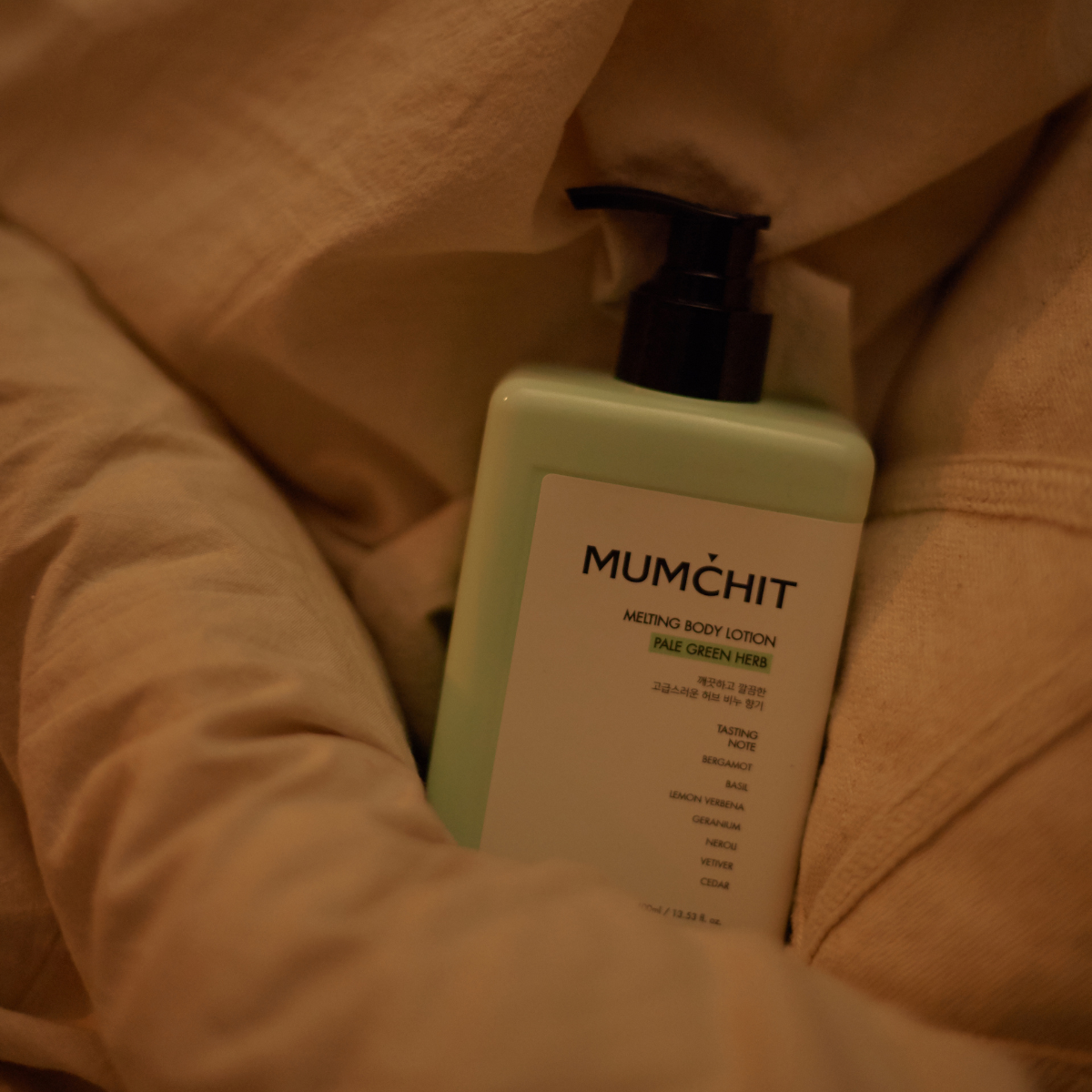 MUMCHIT Melting Body Lotion Pale Green Herb - 400ml