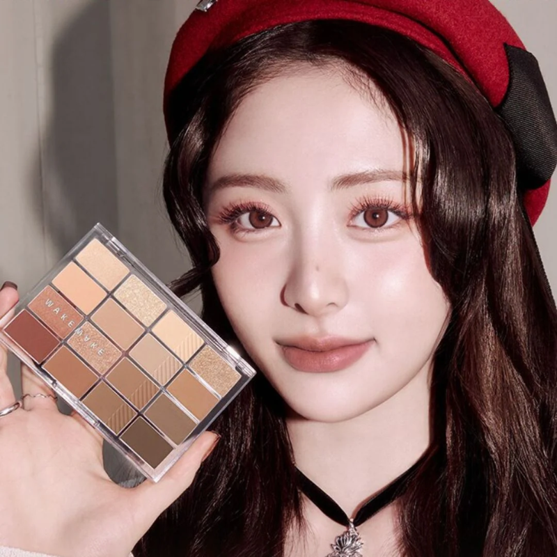 Signature Eye Essentials Set - Fillimilli Eye Brush Pro Collection + WAKEMAKE Soft Blurring Eye Palette